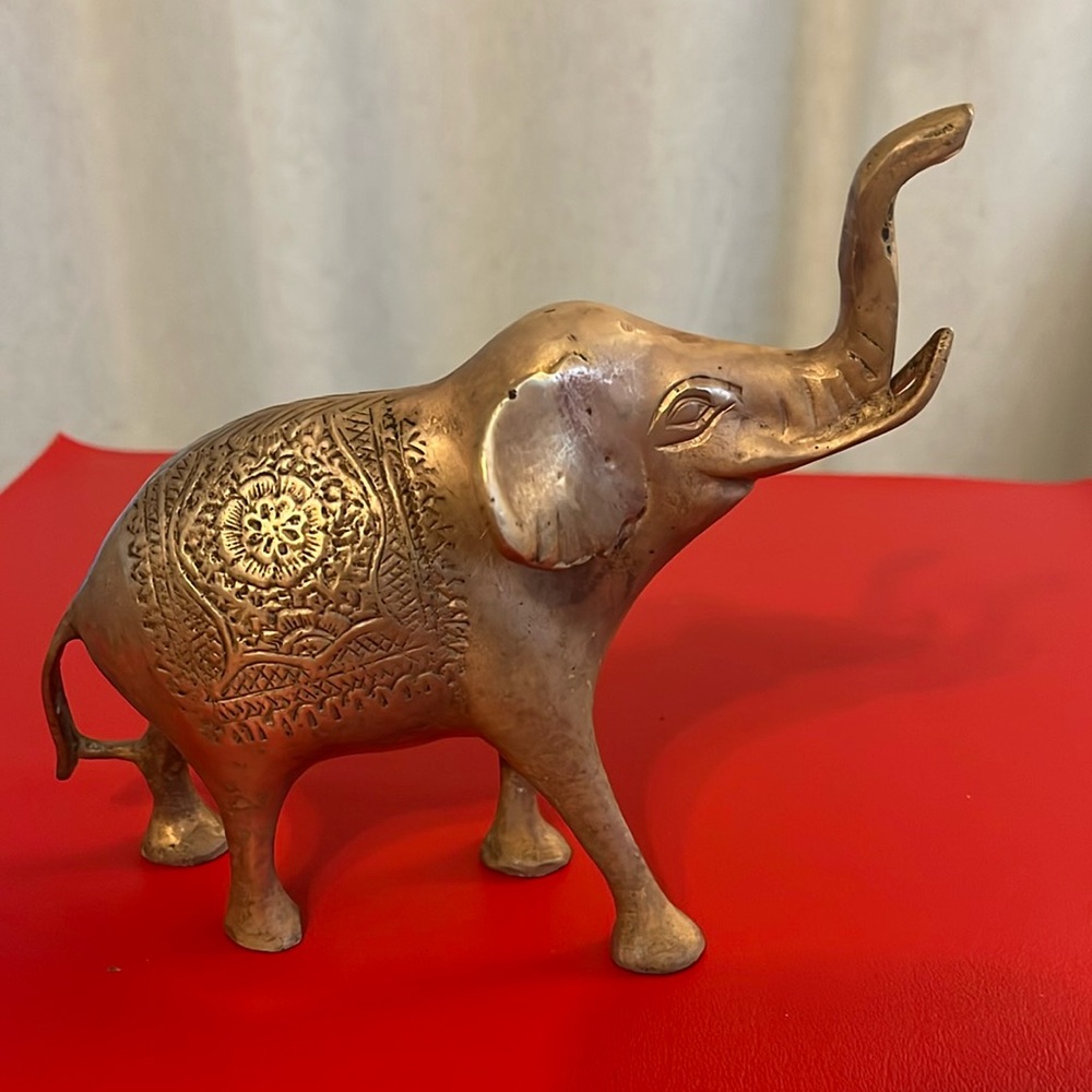 VTG. Solid Brass Elephant paperweight